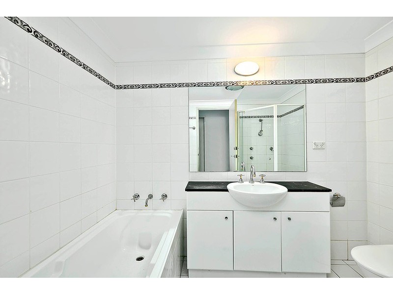 205/10 Wentworth Dr, Liberty Grove NSW 2138