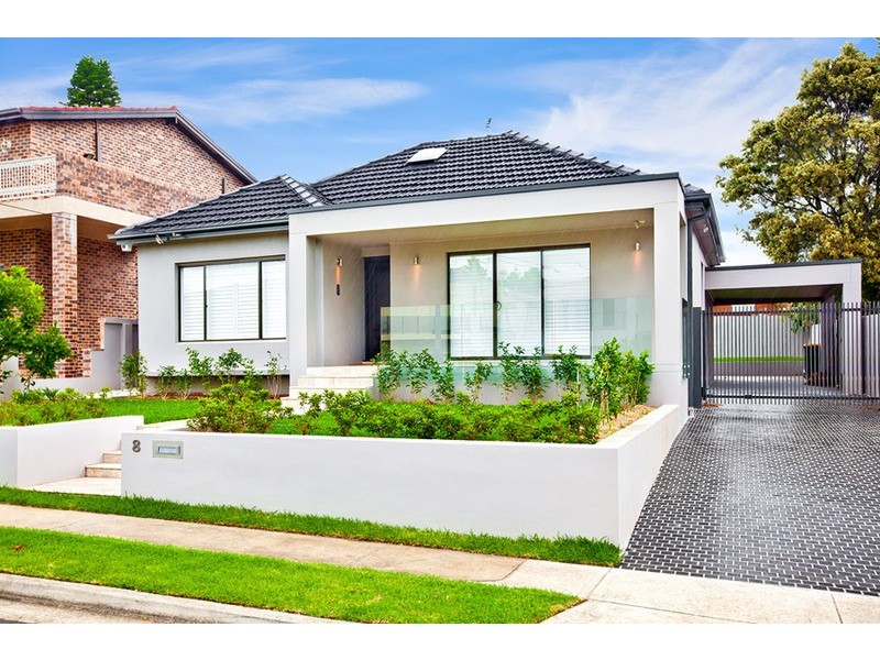 8 Sanders Pde, Concord NSW 2137