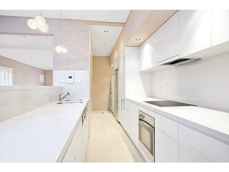 8 Sanders Pde, Concord NSW 2137