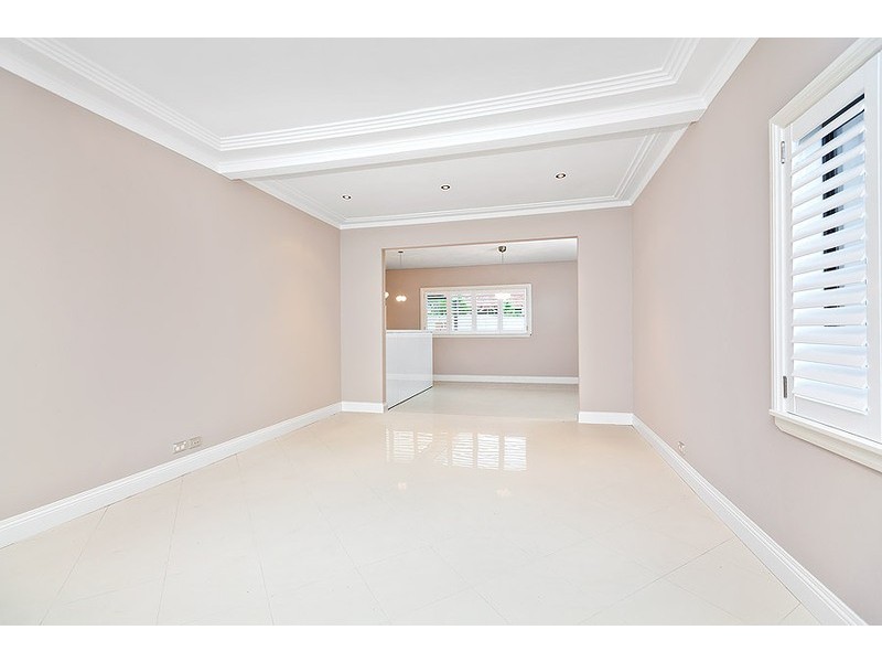 8 Sanders Pde, Concord NSW 2137