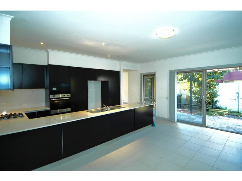 11 Beaurepaire Avenue, Newington NSW 2127