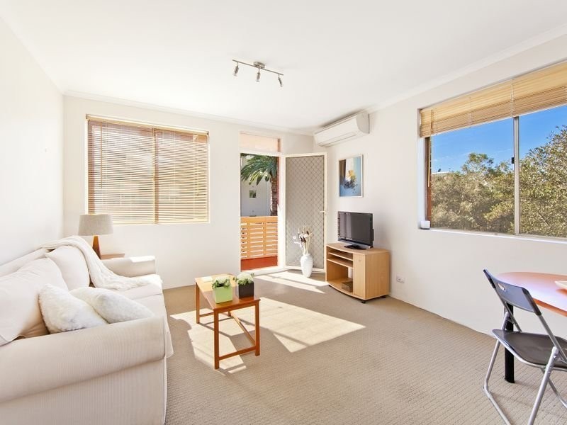 1/11-13 Avon Road, Dee Why NSW 2099