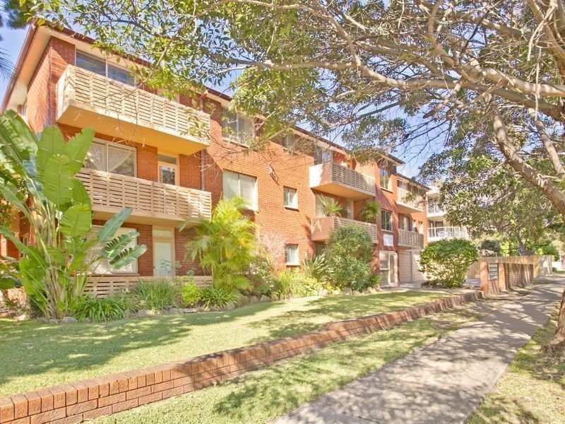 1/11-13 Avon Road, Dee Why NSW 2099