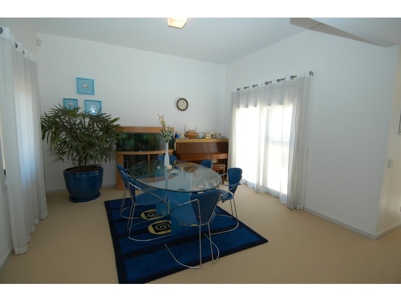 2 Edgewood Cresent, Cabarita NSW 2137