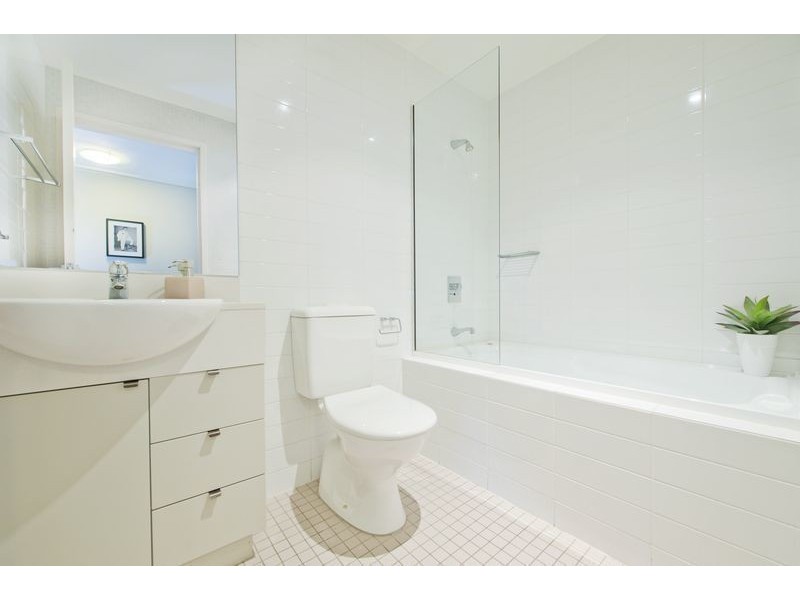 235/25 Bennelong Parkway, Wentworth Point NSW 2127