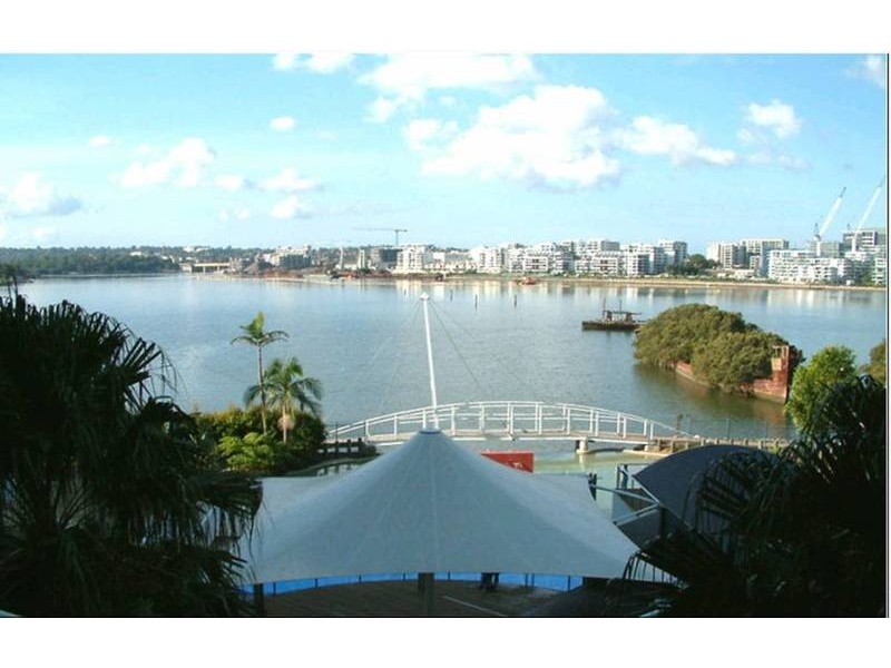 82/27 Bennelong Road, Wentworth Point NSW 2127
