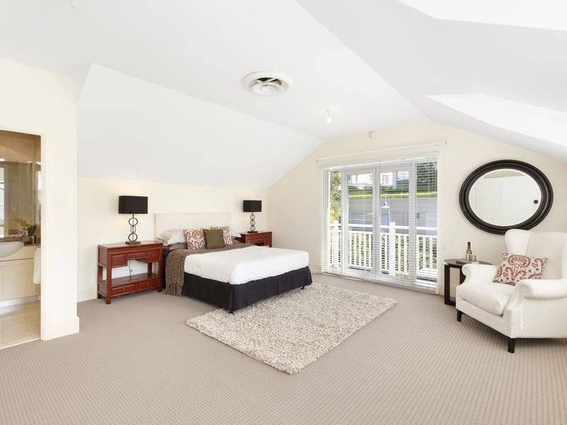 10 Jacaranda Drive, Cabarita NSW 2137