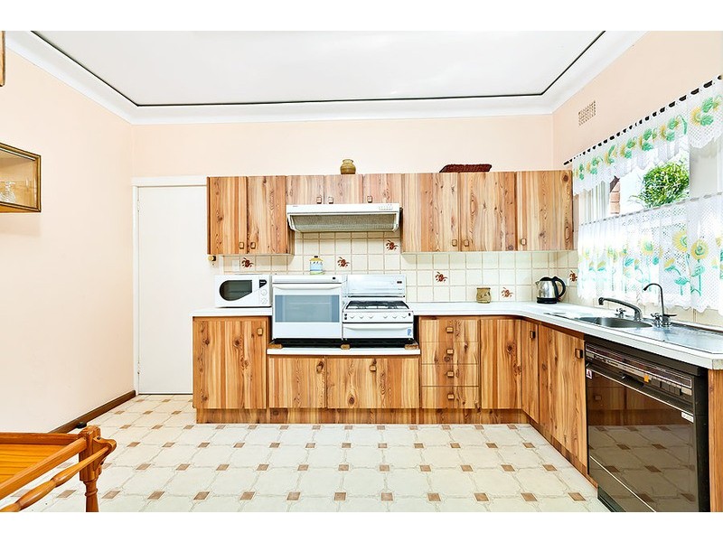 18 Renown Street, Canada Bay NSW 2046