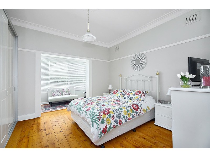 8 Queen Street, Concord West NSW 2138