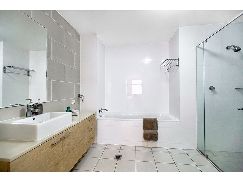 21/1 Juniper Drive, Breakfast Point NSW 2137