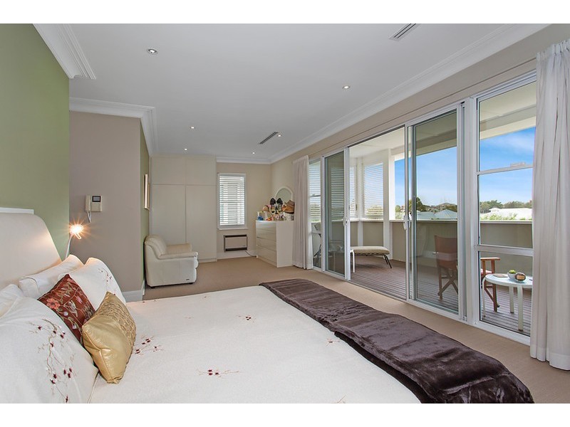 12 Phillips Street, Cabarita NSW 2137