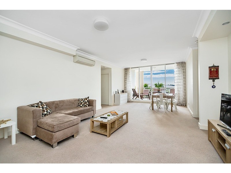 206/10 Vineyard Way, Breakfast Point NSW 2137
