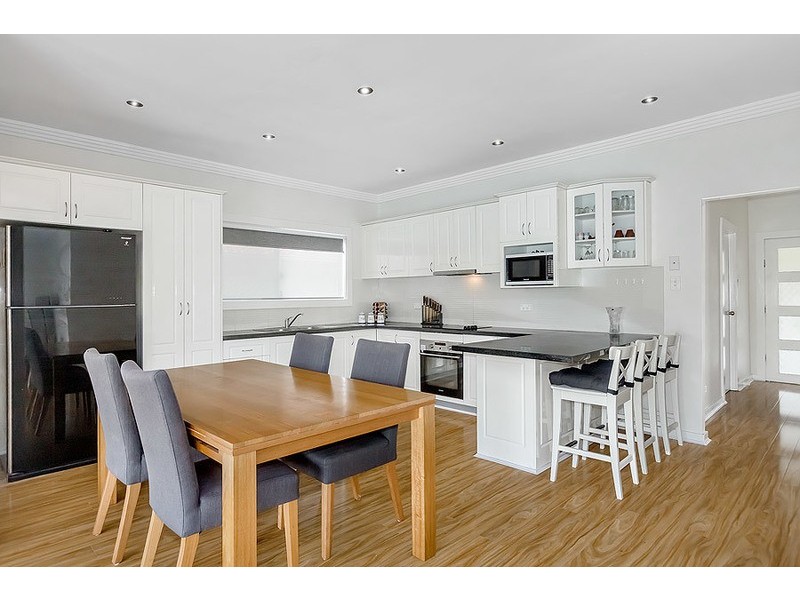 33 Ivy Street, Greenacre NSW 2190