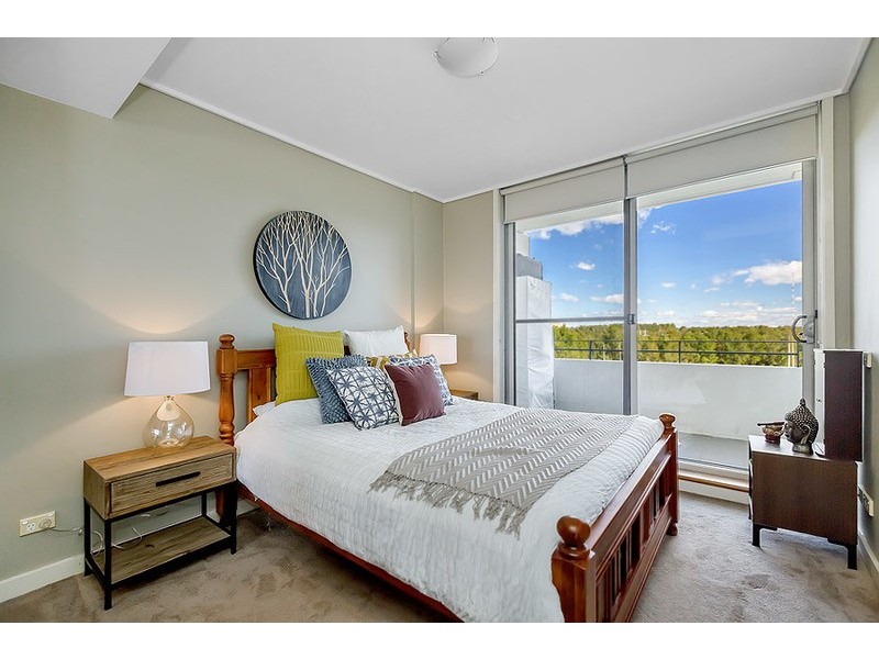 735/25 Bennelong Parkway, Wentworth Point NSW 2127