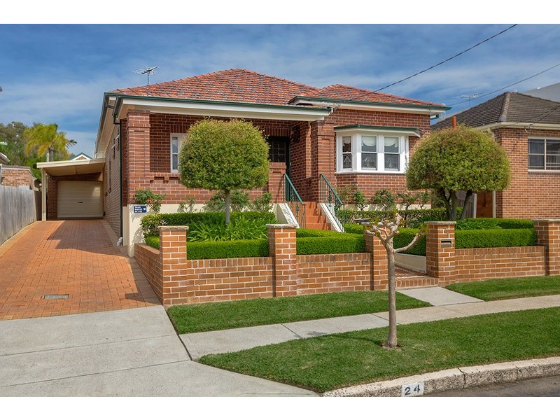 24 Elphinstone Street, Cabarita NSW 2137