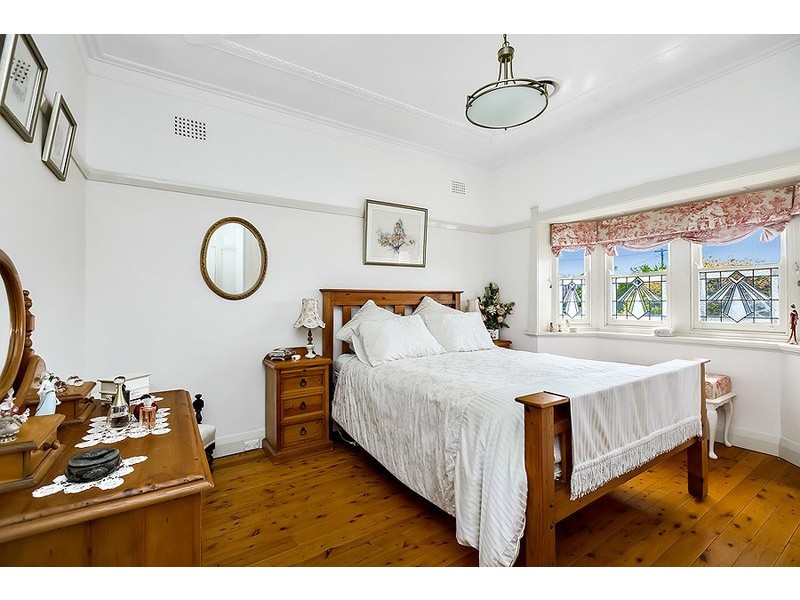 24 Elphinstone Street, Cabarita NSW 2137