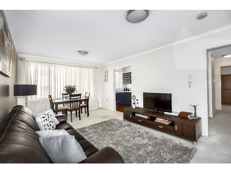 10/15 Bank Street, Meadowbank NSW 2114