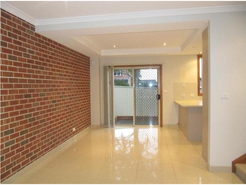 9/17-19 Greenfinch Street, Green Valley NSW 2168