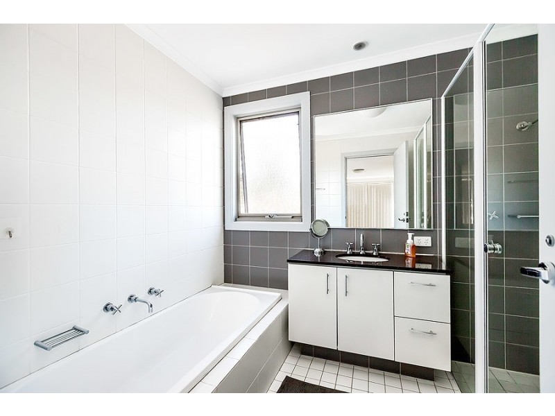 11 Beaurepaire Avenue, Newington NSW 2127