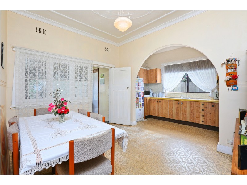 16 Noble Street, Concord NSW 2137