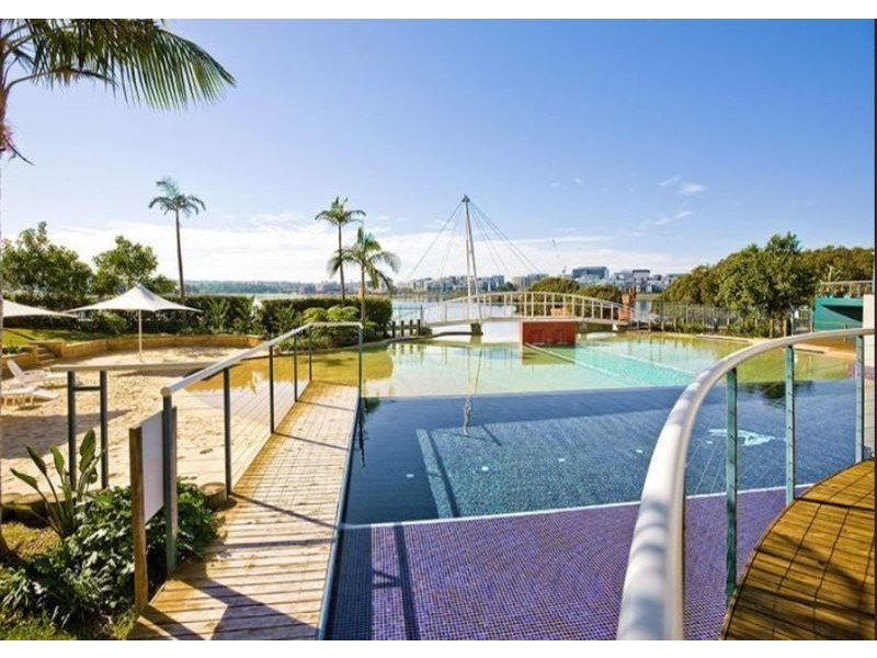 82/27 Bennelong Road, Wentworth Point NSW 2127