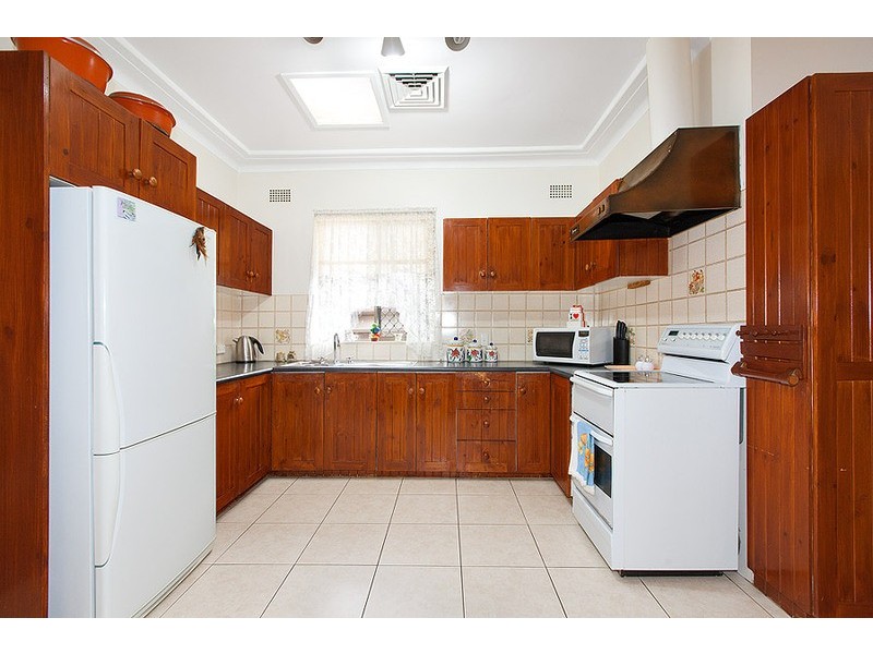 4 Meadow Street, Concord NSW 2137