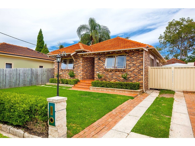 2 Bishop Street, Cabarita NSW 2137