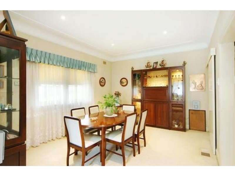 2 Currawang Street, Concord West NSW 2138