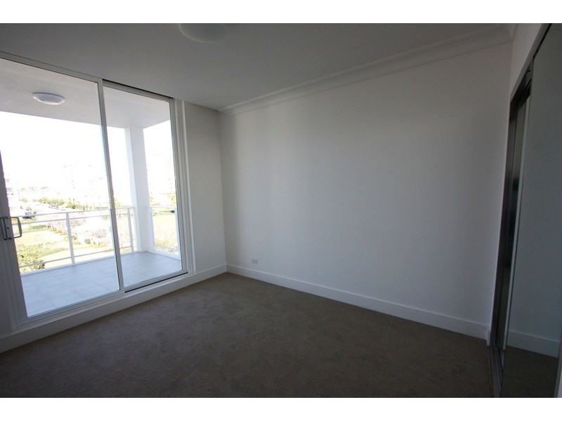 411/3 Palm Ave, Breakfast Point NSW 2137