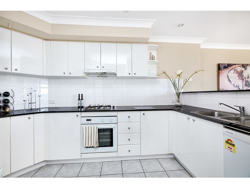 706/10 Wentworth Drive, Liberty Grove NSW 2138