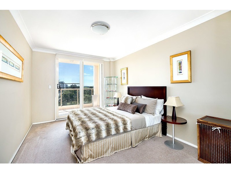 706/10 Wentworth Drive, Liberty Grove NSW 2138