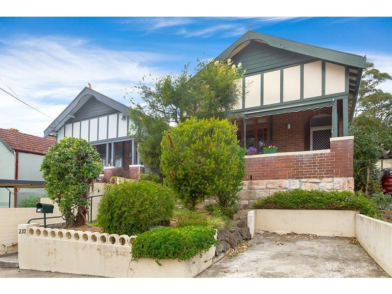 237 Lyons Road, Russell Lea NSW 2046