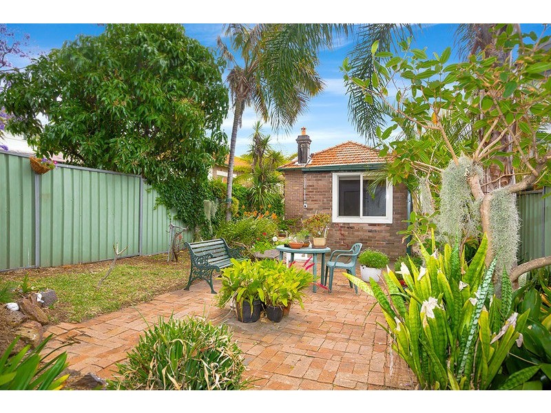 237 Lyons Road, Russell Lea NSW 2046