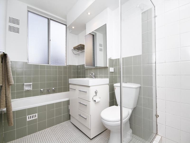 6/4 Bortfield Drive, Chiswick NSW 2046