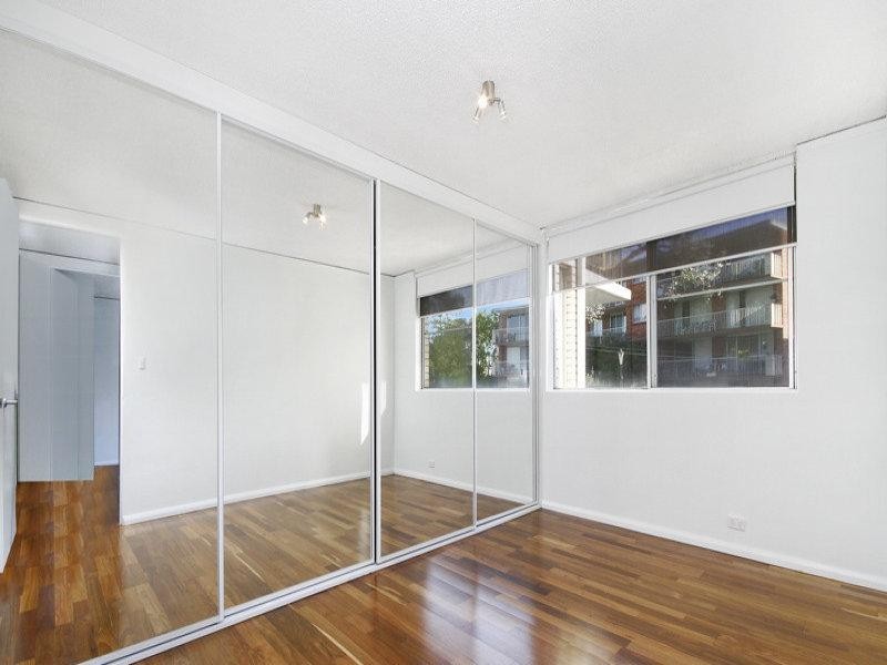 6/4 Bortfield Drive, Chiswick NSW 2046