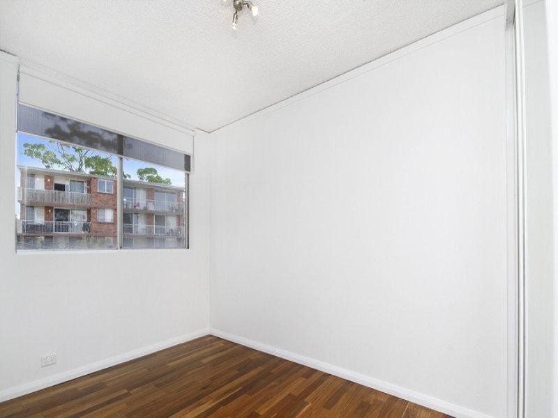 6/4 Bortfield Drive, Chiswick NSW 2046