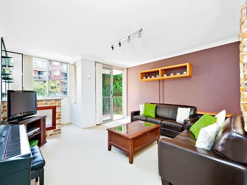 2/4 Bortfield Drive, Chiswick NSW 2046