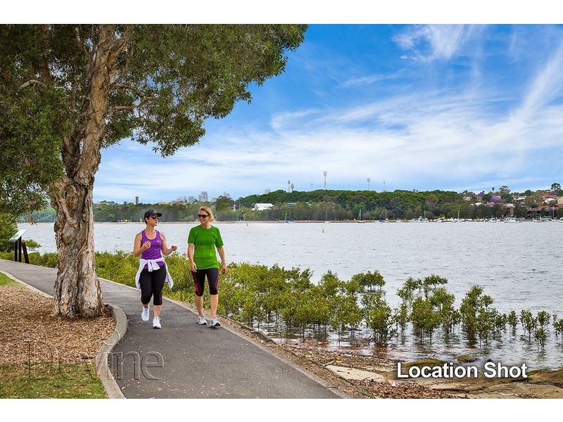 11 Arthur Street, Rodd Point NSW 2046