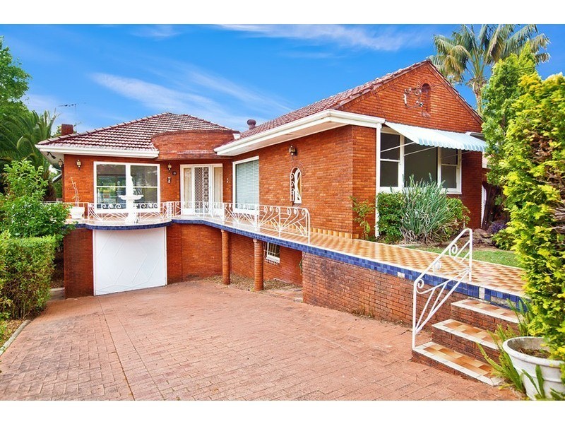 18 Nield Avenue, Rodd Point NSW 2046