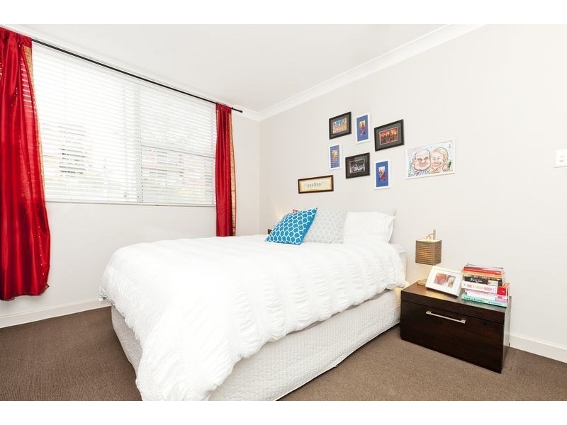 2/4 Bortfield Drive, Chiswick NSW 2046