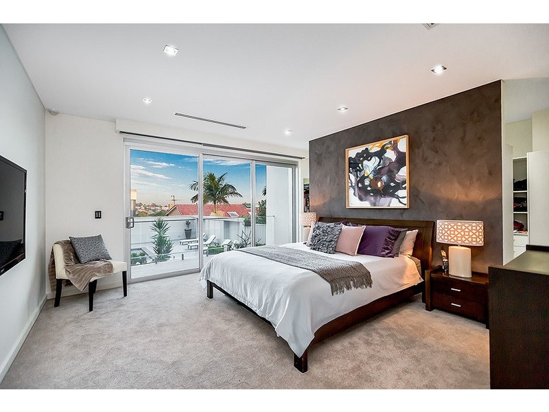 10 Eaton Place, Chiswick NSW 2046