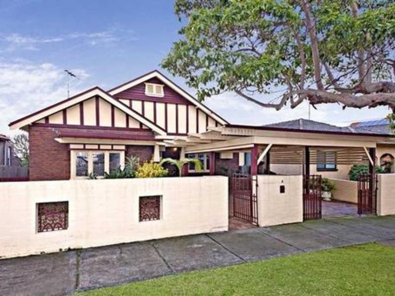 8 Rowley Road, Russell Lea NSW 2046