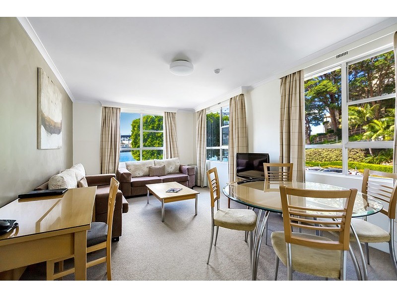 4/2a Henry Lawson Avenue, Mcmahons Point NSW 2060