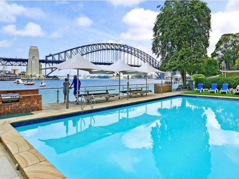 4/2a Henry Lawson Avenue, Mcmahons Point NSW 2060