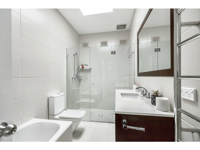 336 Lyons Road, Russell Lea NSW 2046