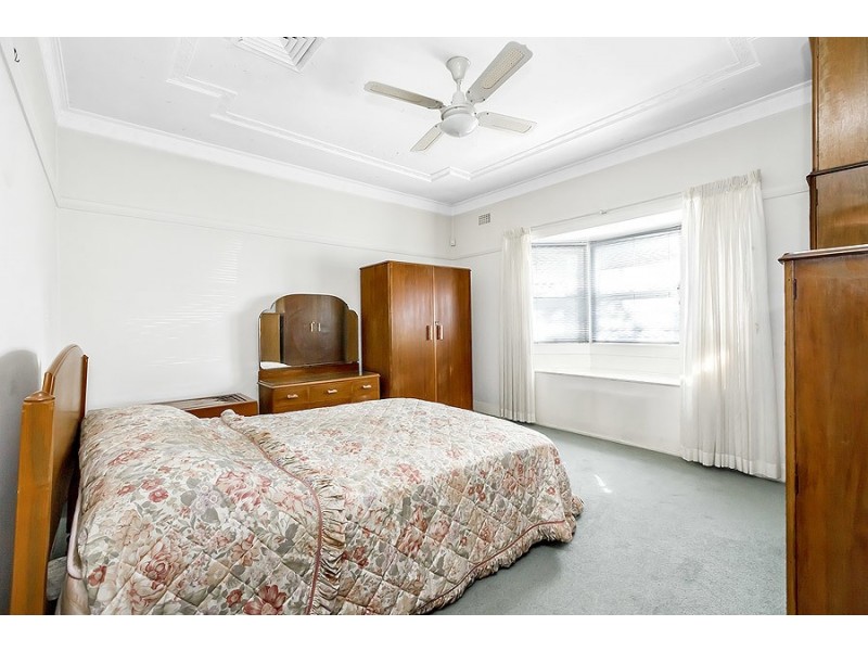 77 First Avenue, Rodd Point NSW 2046