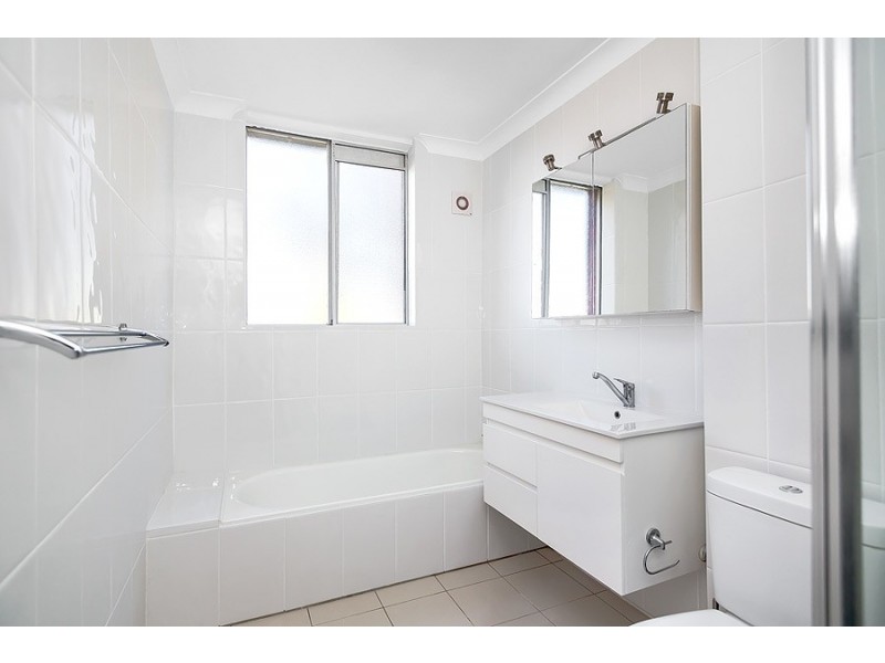 28/8 Bortfield Drive, Chiswick NSW 2046