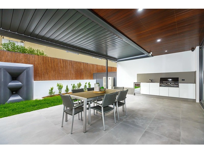 2/10 Burns Crescent, Chiswick NSW 2046