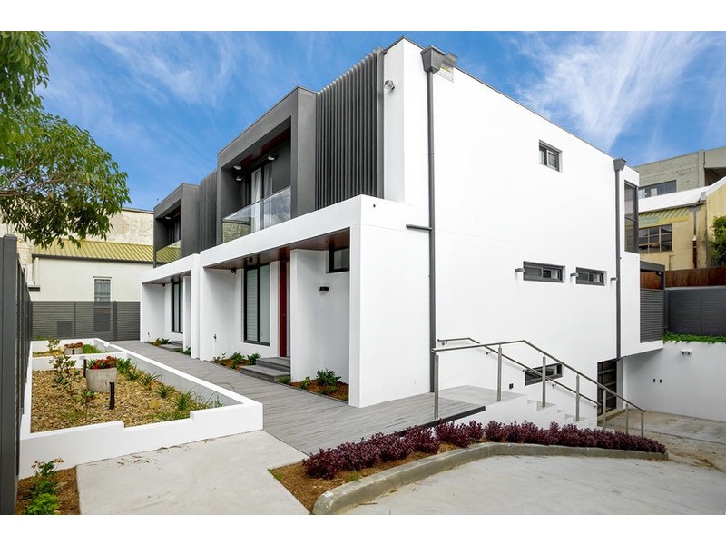 2/10 Burns Crescent, Chiswick NSW 2046