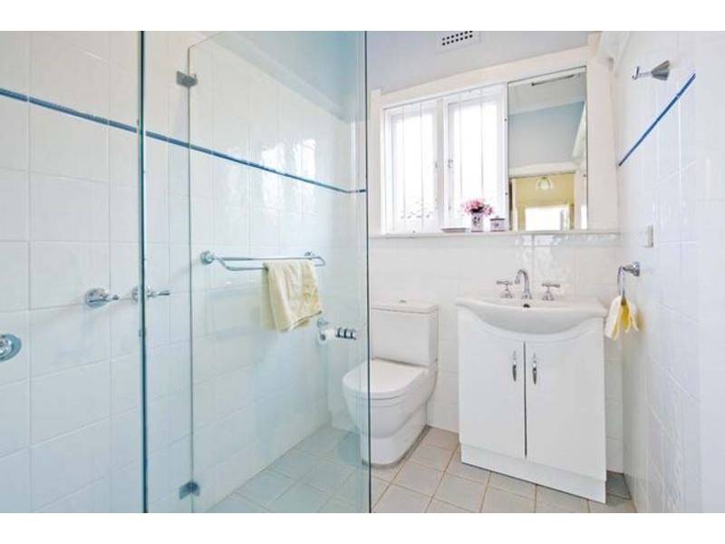 6 Speed Ave, Russell Lea NSW 2046